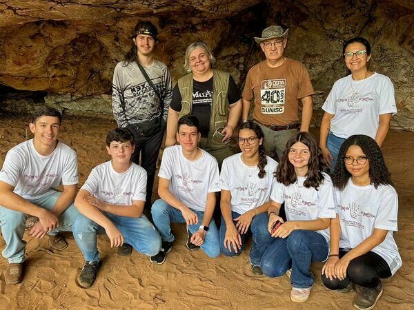 Imagem de compartilhamento para o artigo Estudantes de Alcinópolis se tornam repórteres juniores na Semana da Arte Rupestre da MS Todo dia